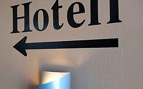 Highway Hotel